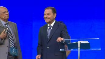 2017 Colombia Victory Campaign: Friday Morning Offering Message (10:00 a.m.)